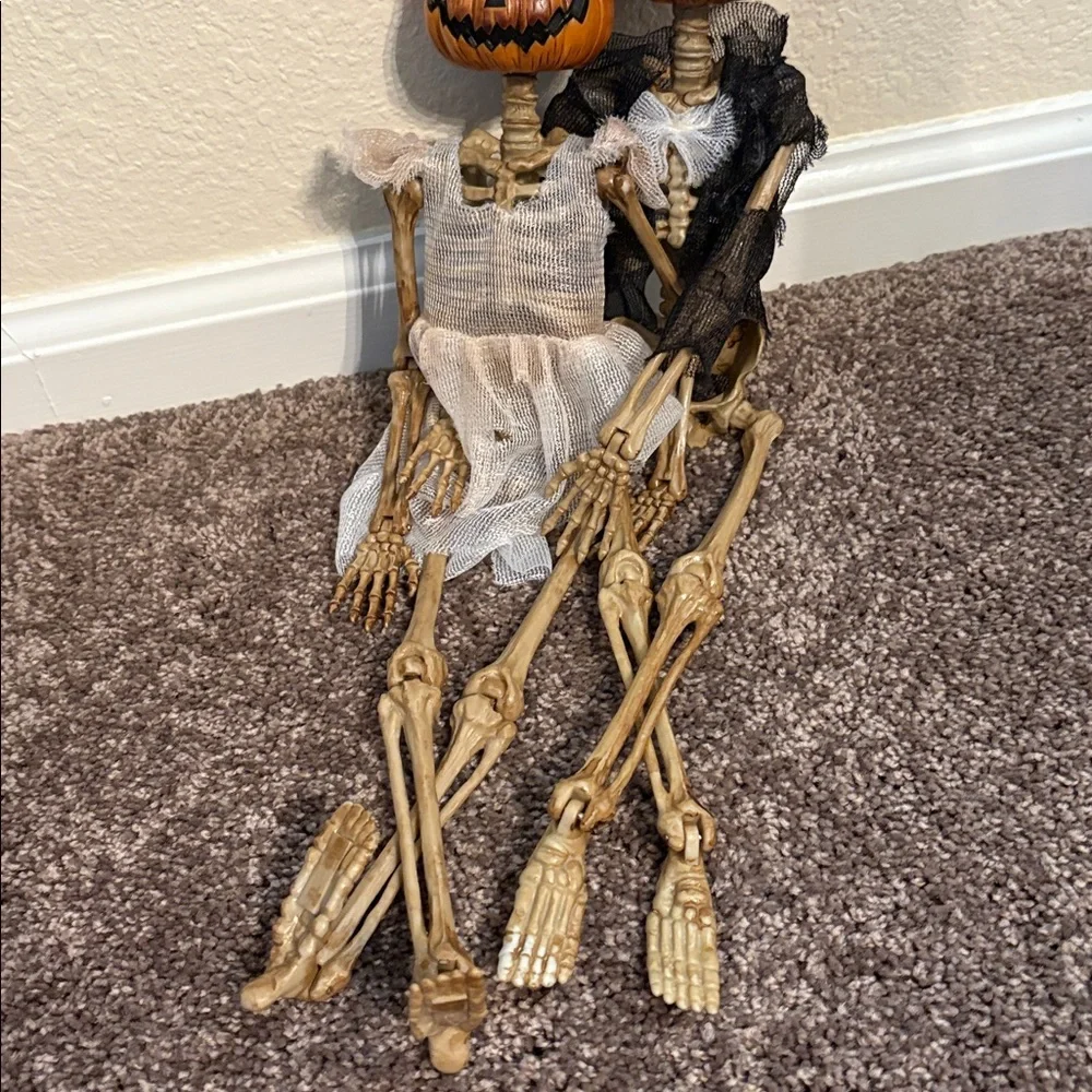 NWOT Pumpkin Head Skeleton Couple Bride & Groom - Bendable Arms & Legs 18” Long